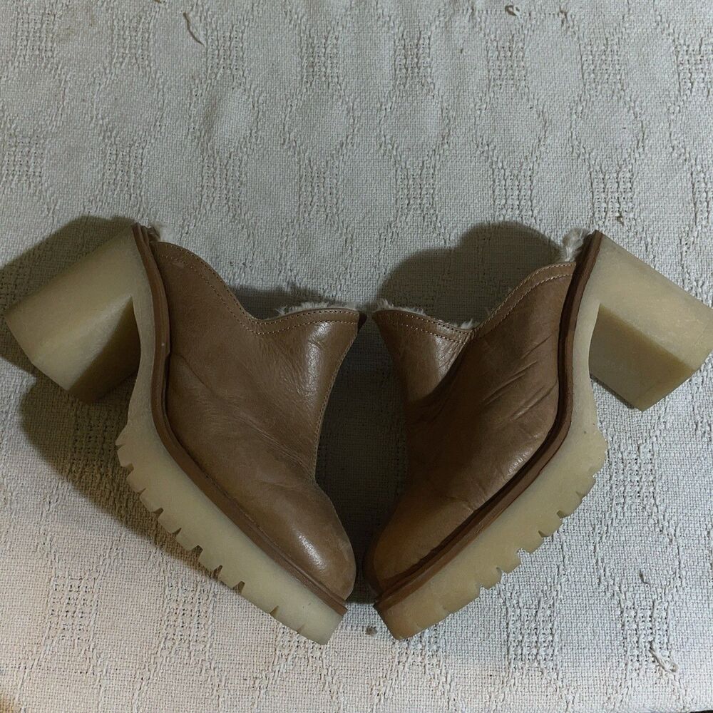 Free People Women’s Comfort Mules Size 40 U.S. 9 M Tan Leather Going Out Party